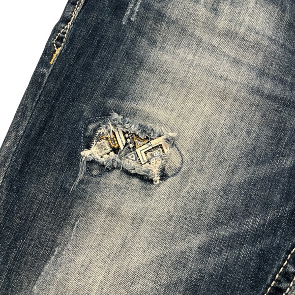 Grace in LA Easy Fit Embellished  Distressed Capris 30 - Picture 4 of 14